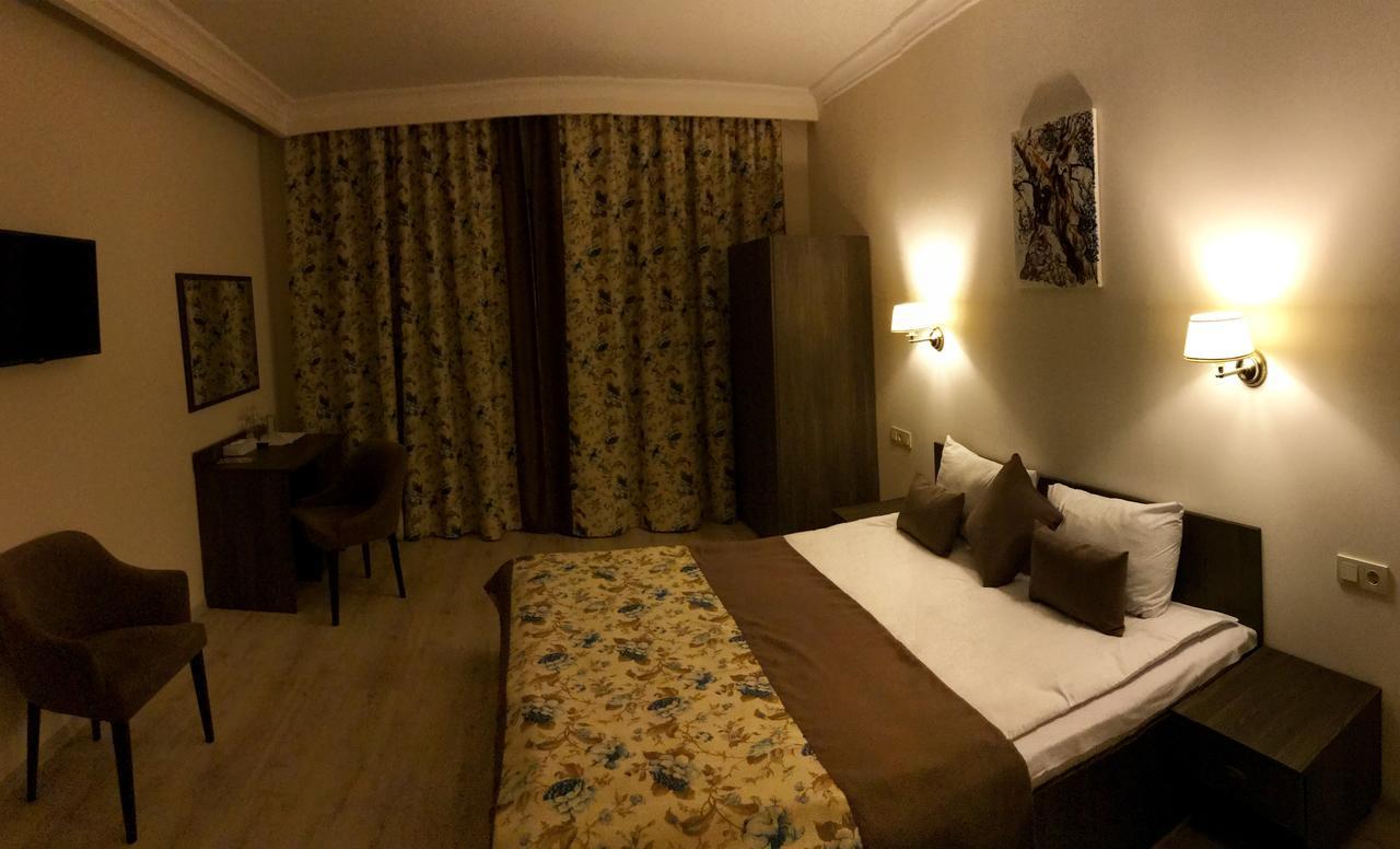 Non-Stop Economy Hotel Boryspilʼ Exteriör bild