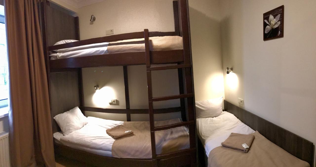Non-Stop Economy Hotel Boryspilʼ Exteriör bild