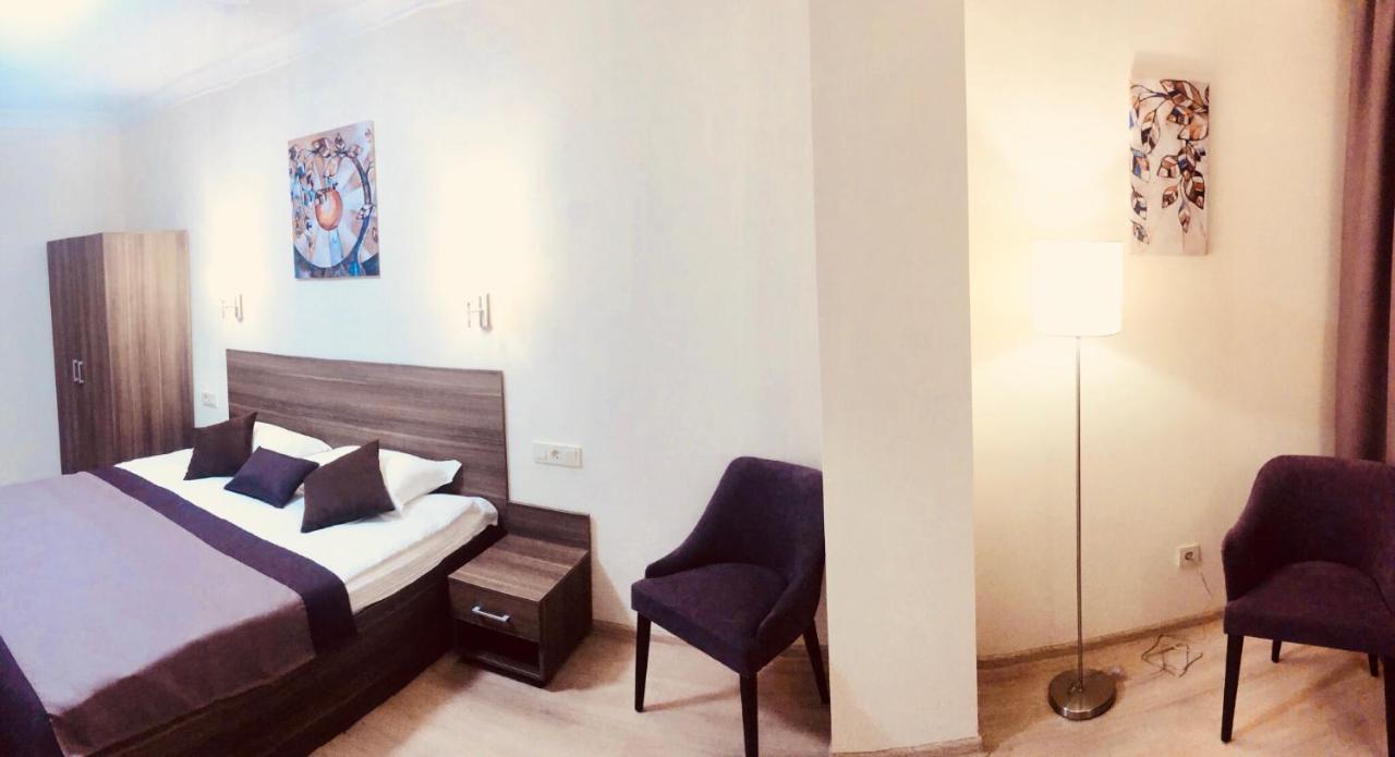 Non-Stop Economy Hotel Boryspilʼ Exteriör bild